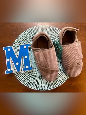 Hometop Grey Corduroy Diabetic Slippers Memory  Foam, adult Size 10